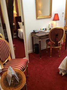 Hotels Kyriad Saumur Hyper Centre Hotel, Appartements, Seminaires et SPA soins Sothys Paris : photos des chambres