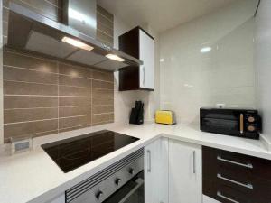 Apartamento con piscina padel y vistas al mar