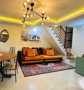 Townhouse with game area and access to swimming pool