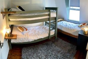 Chic Townhouse near Tunnels Beaches Ilfracombe