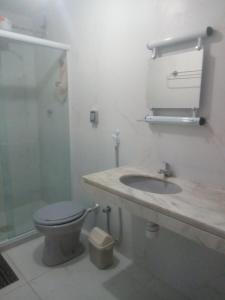 Apartamento com piscina 15 mim da Praia