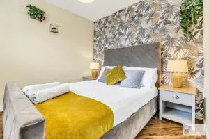 Silver Stag Properties, Spacious 3 Story House - Swannington