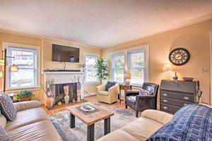 Central Eugene House with Updated Interior and Yard!