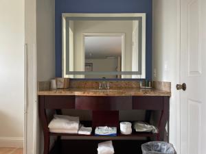 King Room - Non-Smoking room in Hotel Solares