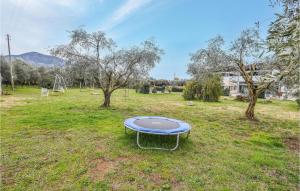 Gorgeous Apartment In Cori With Kitchen