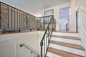 Bay Shore Vacation Rental with Shared Yard!