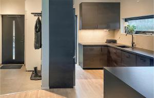 Cozy Home In Jämjö With Jacuzzi