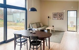 Cozy Home In Jämjö With Jacuzzi