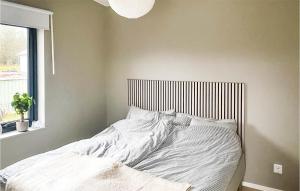 Cozy Home In Jämjö With Jacuzzi