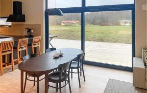 Cozy Home In Jämjö With Jacuzzi