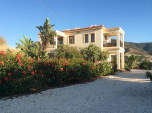 Maritsas Roses Apartments