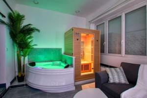 Appartements Sejour Sauna et Jacuzzi Cocon Nantais. : photos des chambres