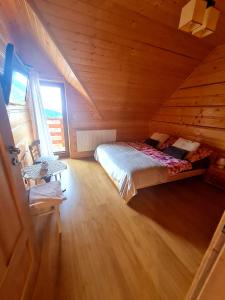 Gorczańska Chata z tarasem widokowym