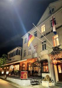 Hotel zum Goldenen Löwen - Restaurant - Panoramabar - Terrassen - Events - Rheinblick - Geschichte seit 1728