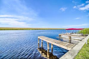 Okeechobee Cabin in Waterfront Community with Dock!