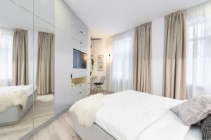 FOUR Bedroom Apartment, Old Town Bucharest