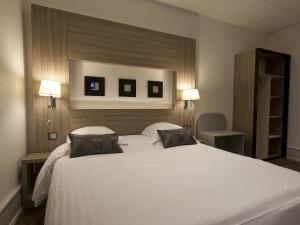 Hotels Hotel le Grillon : photos des chambres