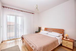 Apartment with Terrace and Sea View room in Apartments by the sea Grebastica Sibenik - 482