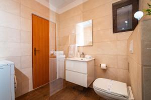 Family-friendly apartments with swimming pool Sveti Filip i Jakov, Biograd - 20861