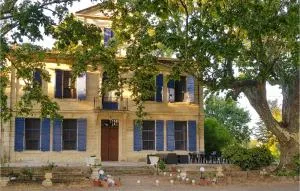 2 Bedroom Beautiful Home In Avignon - 沙托雷纳尔