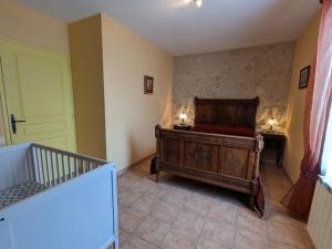 Maisons de vacances Gite Bonnes, 5 pieces, 12 personnes - FR-1-653-122 : photos des chambres