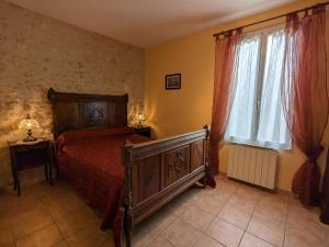 Maisons de vacances Gite Bonnes, 5 pieces, 12 personnes - FR-1-653-122 : photos des chambres