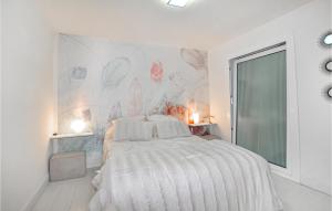 Maisons de vacances Gorgeous Home In Les Cluses With House A Mountain View : photos des chambres
