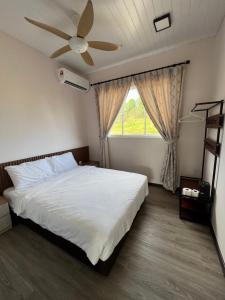 TANJUNG GROVE VILLAS