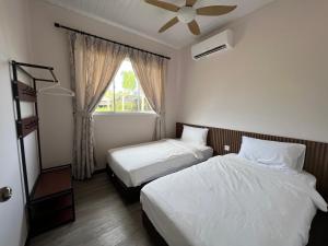 TANJUNG GROVE VILLAS