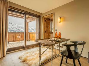 Duplex Spacieux au Rond-Point des Pistes avec Parking, Balcon et Services Inclus - FR-1-613-93