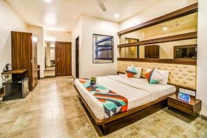 FabHotel Global Inn - Nr Sanjeevani Childrens Hospital
