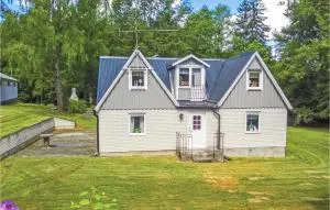 Beautiful Home In Hästveda With Kitchen - Askustorp