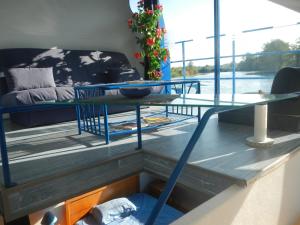 Bateaux-hotels loft flottant sur la seille : photos des chambres