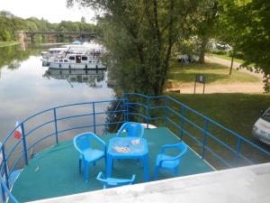 Bateaux-hotels loft flottant sur la seille : photos des chambres