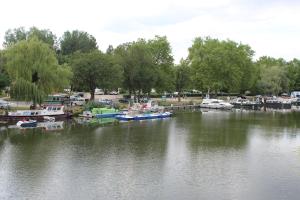 Bateaux-hotels loft flottant sur la seille : photos des chambres