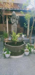 Liang House and Hostel