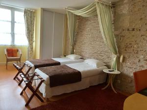 Hotels Le Grand Monarque Donzy : Chambre 2 Lits King-Size
