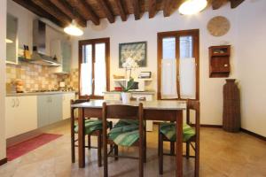 Laura - One-Bedroom Apartment room in City Apartments Biennale