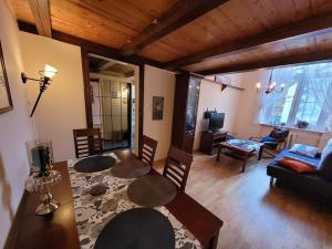 Apartament nad Parsętą w centrum - prywatne miejsce postojowe & dwa rowery