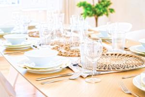 120qm Denkmal Apartment in Krefeld mit Stuck und Balkon - BEUYS Apartments - Krefeld