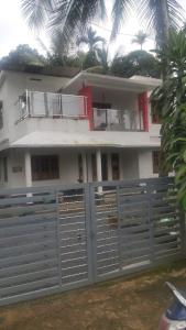 CRS RED & WHITE HOMESTAY