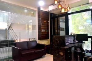 THE BEST HOTEL MUMBAI