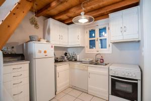 Overlooking Sea Maisonette With BBQ For 7 Ppl