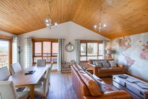 Douglas Fir Lodge with Hot tub