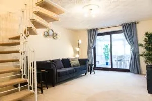 Entire 2 Bedroom House near Derriford with Parking - 耶尔弗顿