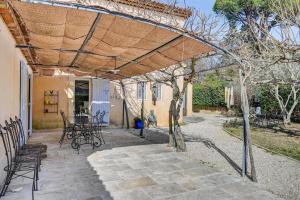 Maisons de vacances La Bastide des Jourdans - Piscine et climatisation : photos des chambres