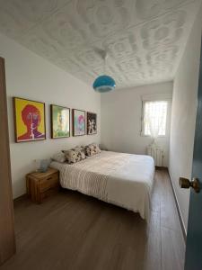 Modernized 3-bedroom flat 500m to the beach