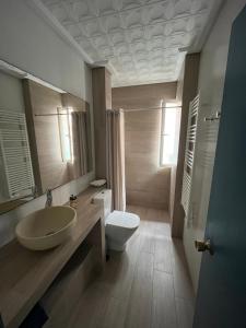 Modernized 3-bedroom flat 500m to the beach