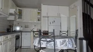 Maisonnette bort de mer - 弗龙蒂尼昂