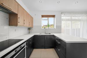 Hanger Lane Hububb Stay